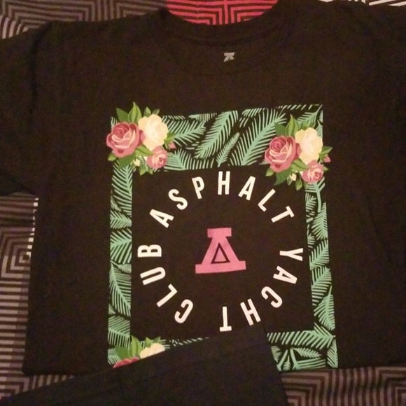 Tilly's Boys Youth Large Bundle - Picture 5 of 5